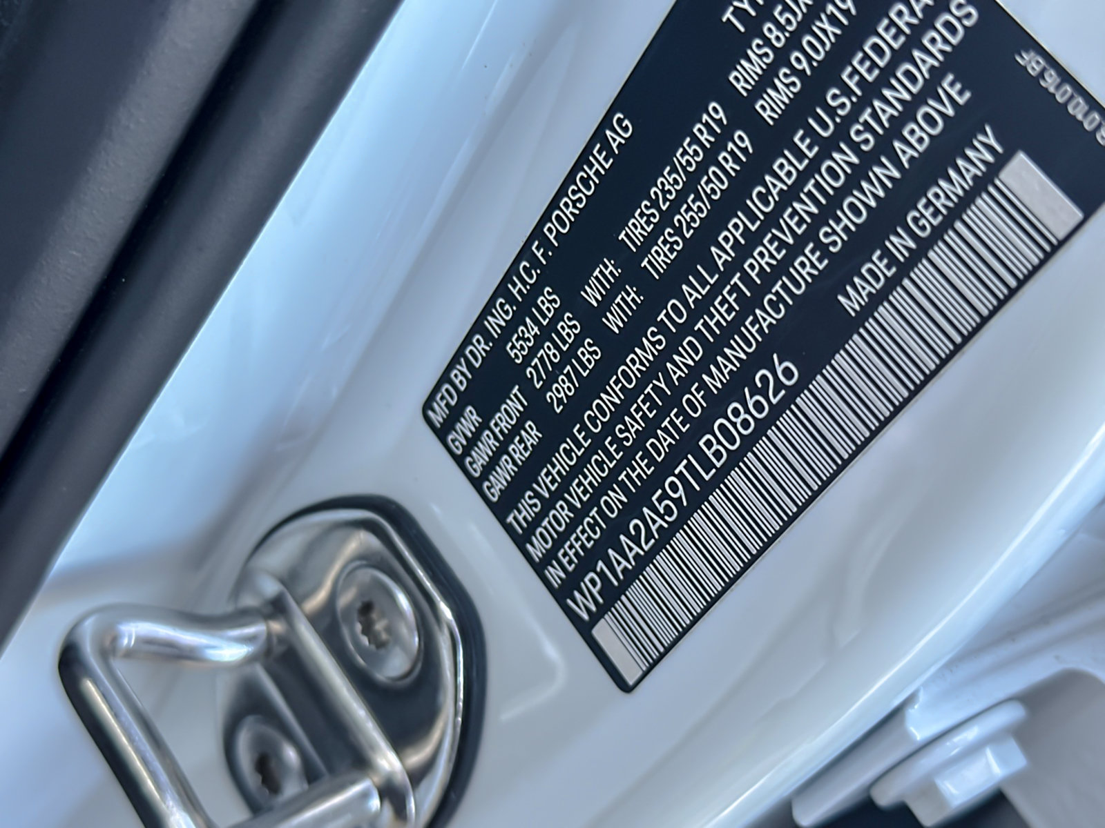 Certified 2026 Porsche Macan AWD/4WD image 35