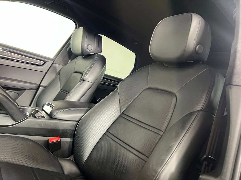 Certified 2023 Porsche Cayenne GTS image 5