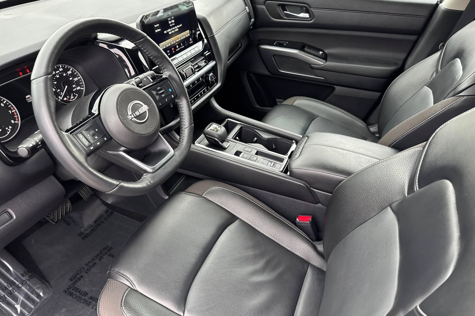 Used 2024 Nissan Pathfinder SL w/ SL Premium Package image 4