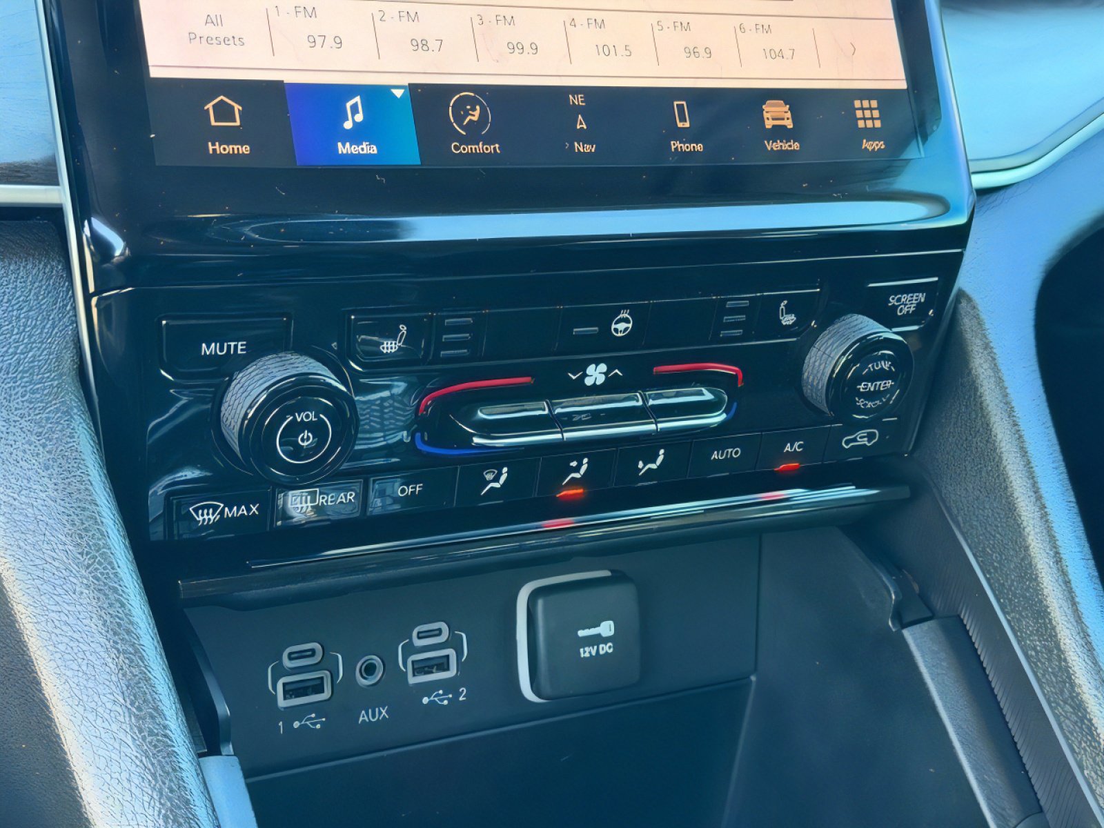 Used 2024 Jeep Grand Cherokee L Limited w/ Trailer Tow Package image 18