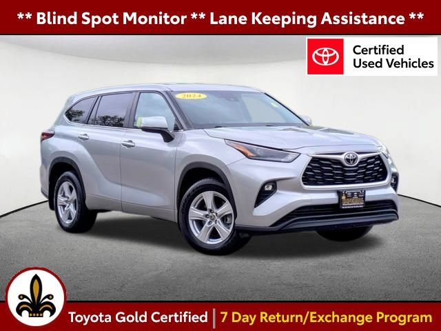 Certified 2024 Toyota Highlander LE AWD/4WD image 1