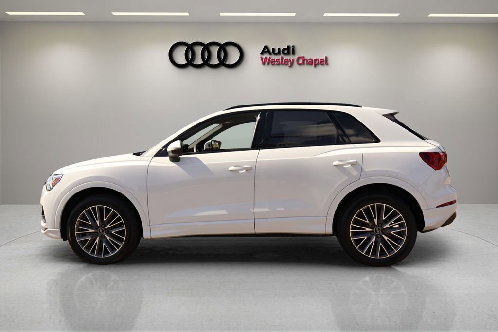 Used 2023 Audi Q3 2.0T Premium w/ Convenience Package image 2