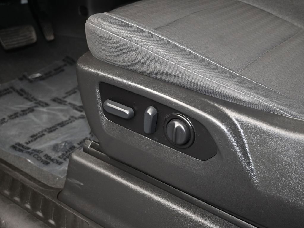 Used 2022 Chevrolet Silverado 1500 Custom w/ Safety Confidence Package image 12