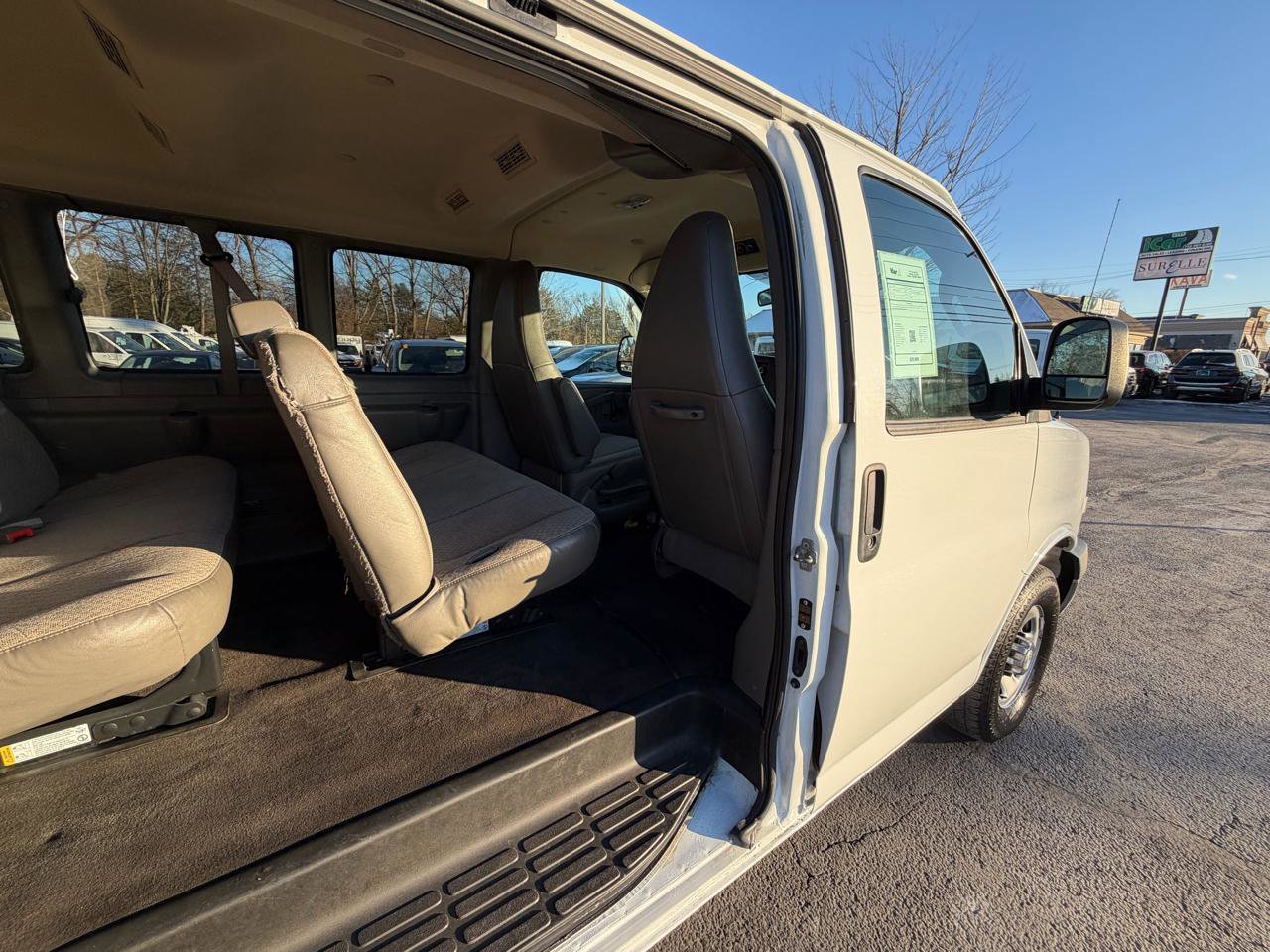 Used 2021 Chevrolet Express 3500 LT w/ LT Preferred Equipment Group image 23