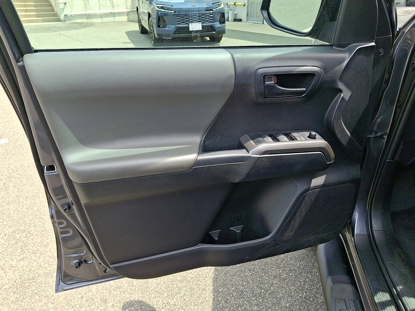Certified 2023 Toyota Tacoma SR5 AWD/4WD image 13