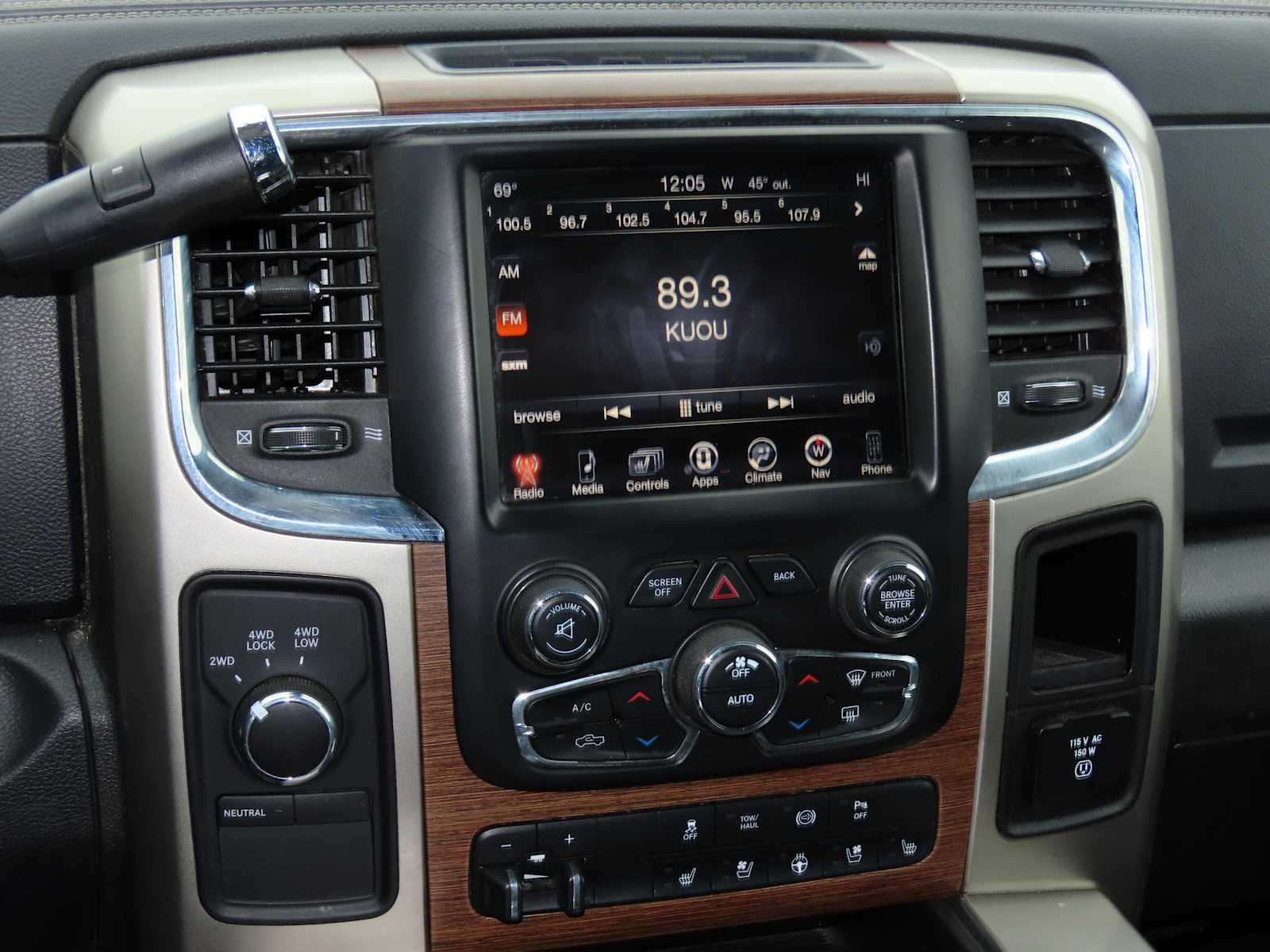 Used 2015 RAM 3500 Laramie w/ Convenience Group image 26