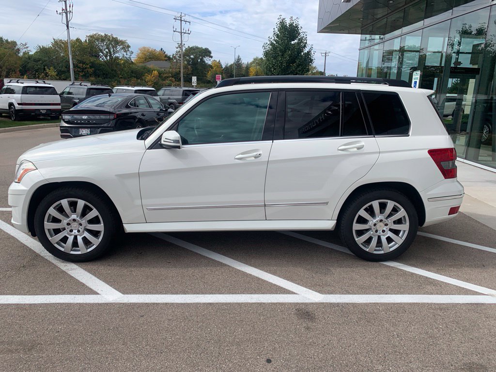Used 2010 Mercedes-Benz GLK 350 4MATIC image 2