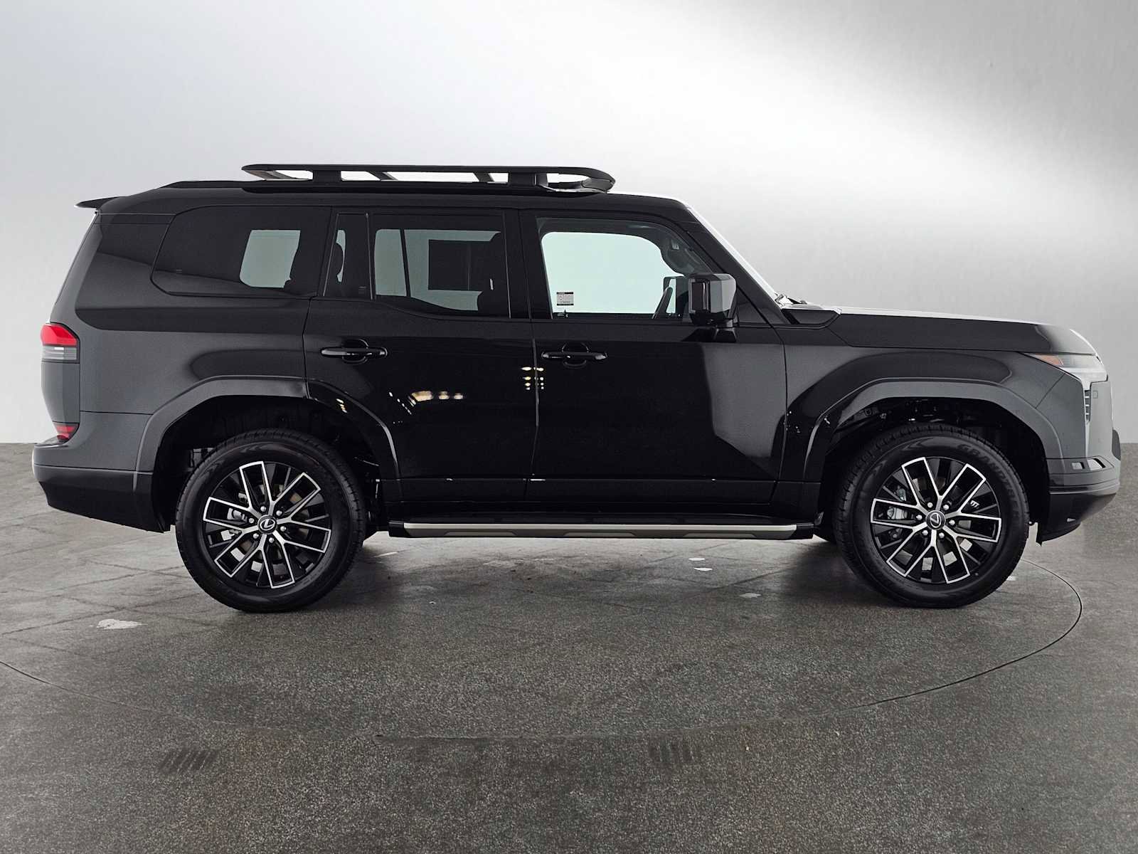 Used 2025 Lexus GX 550 image 2