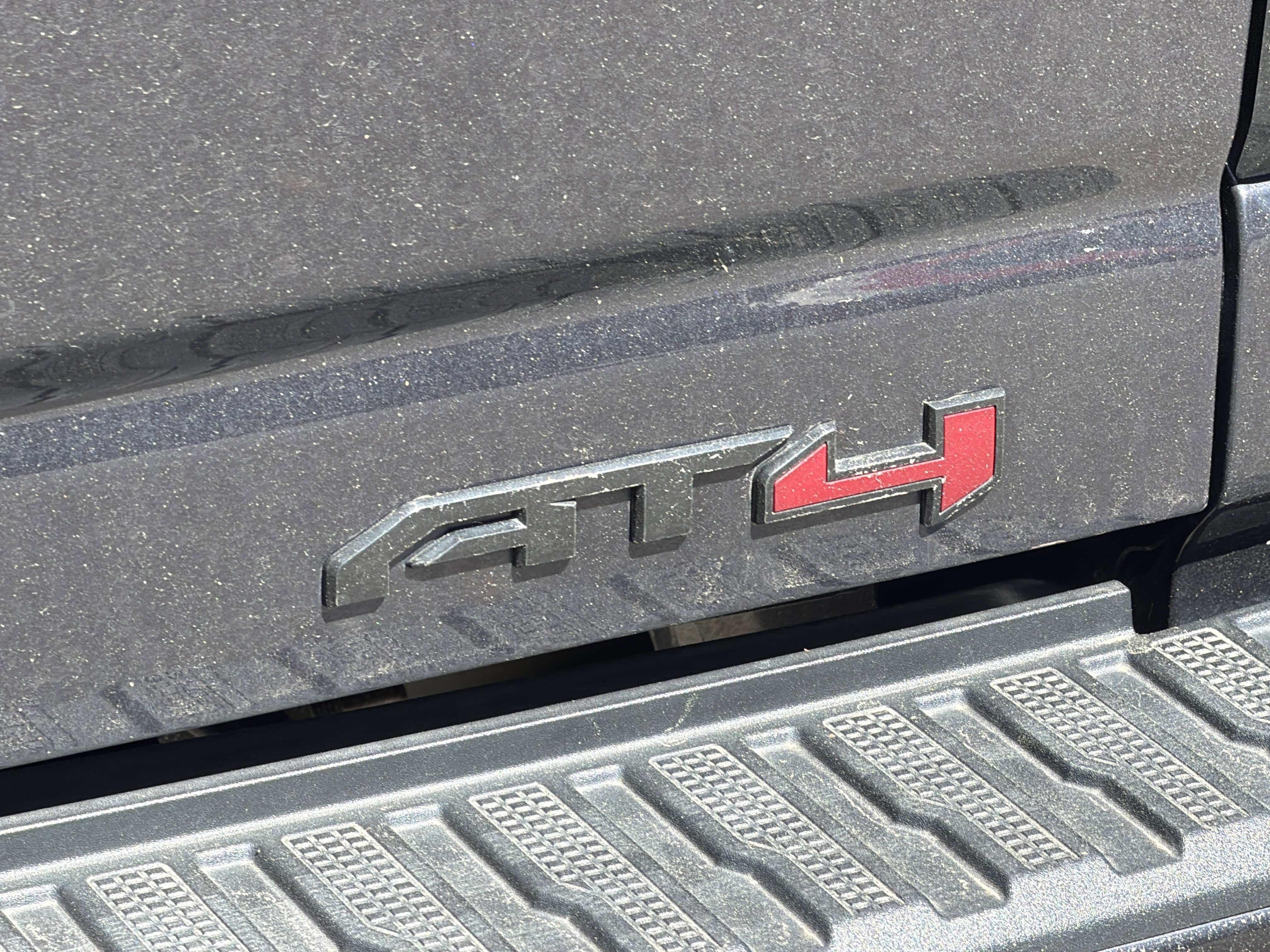 Used 2025 GMC Sierra 2500 AT4 w/ AT4 Premium Plus Package image 30