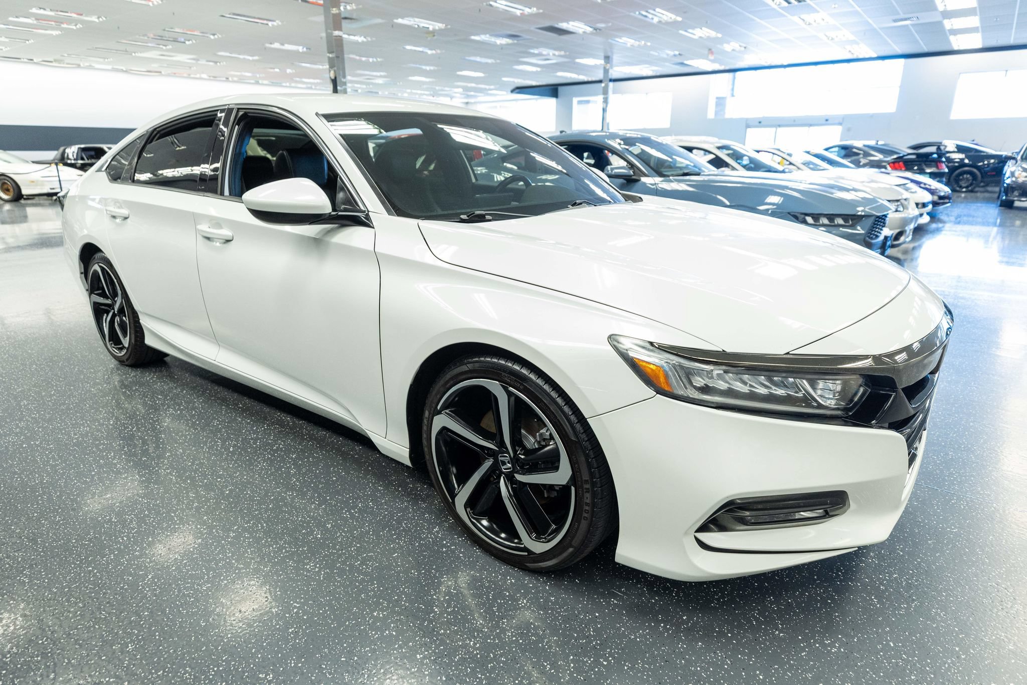 Used 2018 Honda Accord Sport image 4