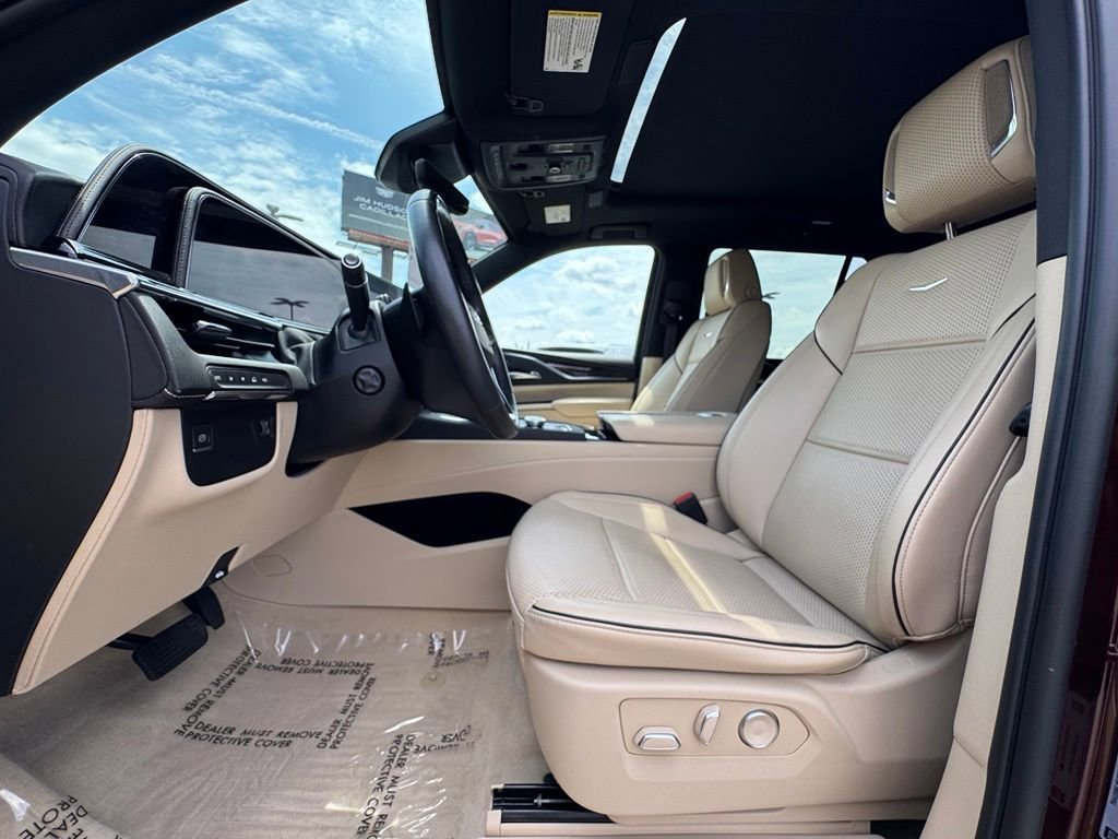 Certified 2023 Cadillac Escalade Premium Luxury w/ LPO, Floor Liner Package AWD/4WD image 25