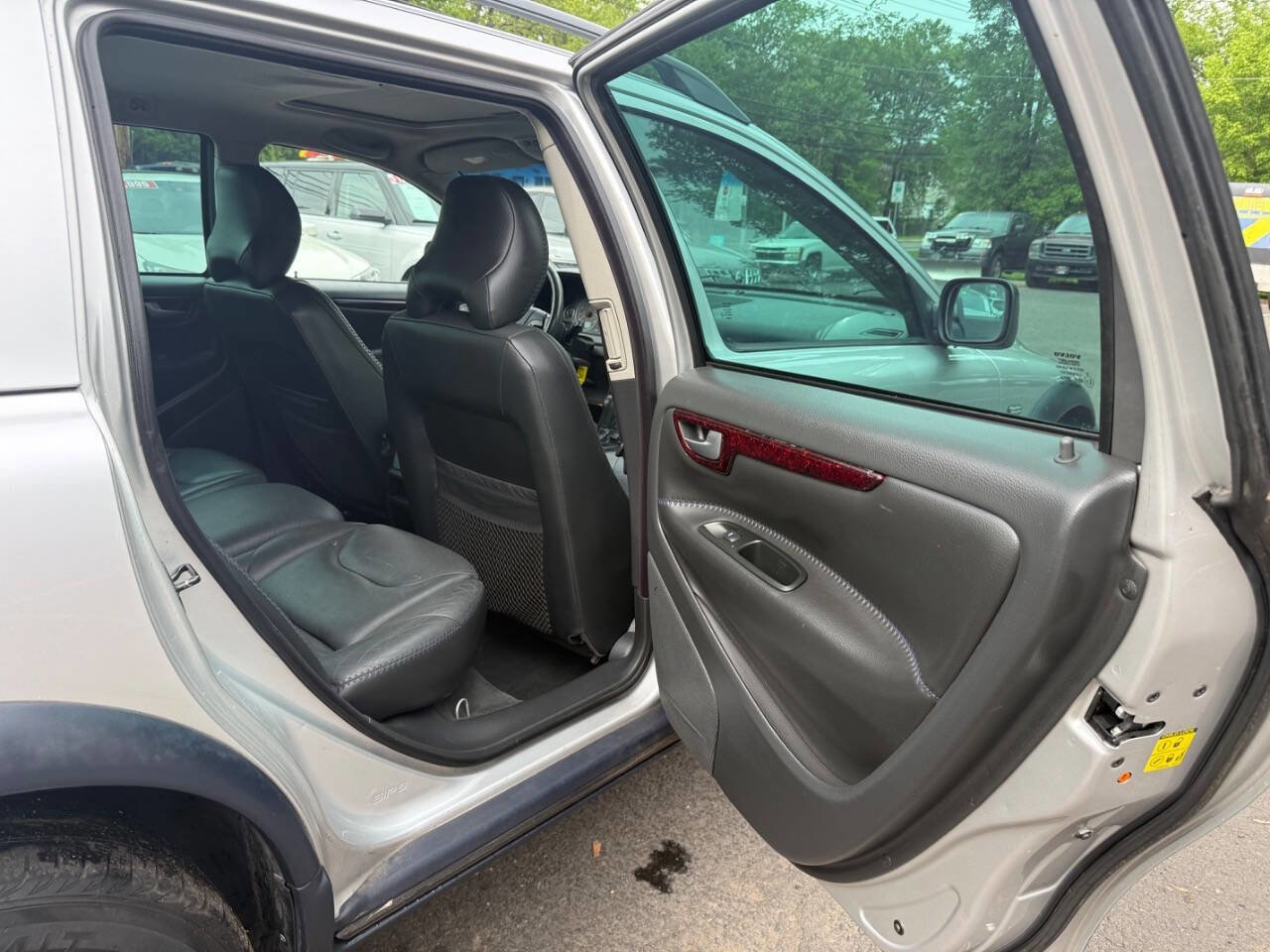 Used 2004 Volvo V70 AWD/4WD image 17