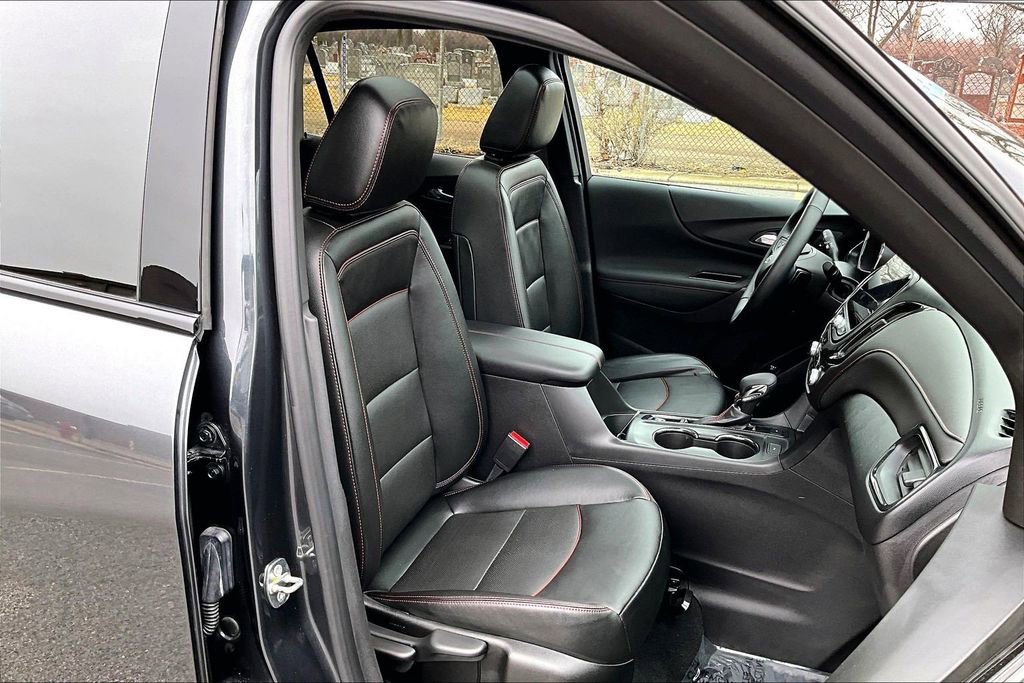 Used 2023 Chevrolet Equinox RS w/ RS Leather Package image 7