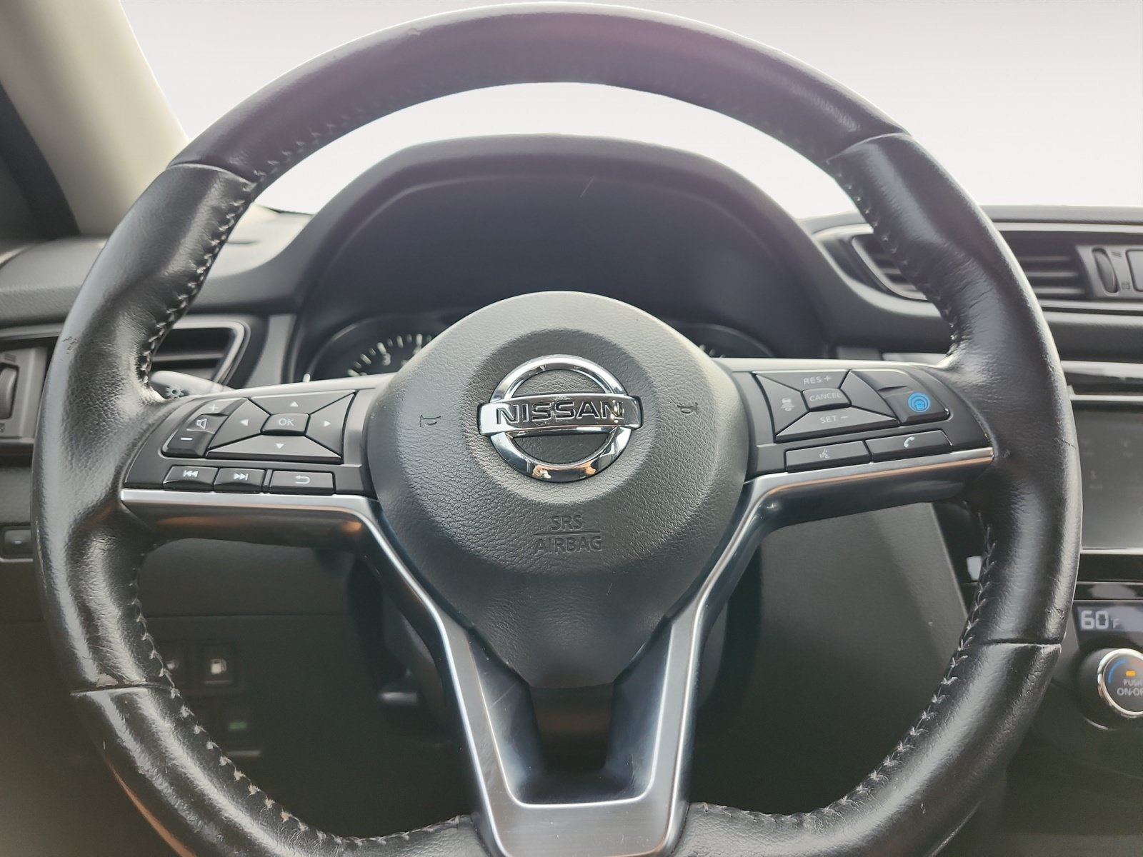 Used 2020 Nissan Rogue SV w/ Sun & Sound Touring Package AWD/4WD image 12