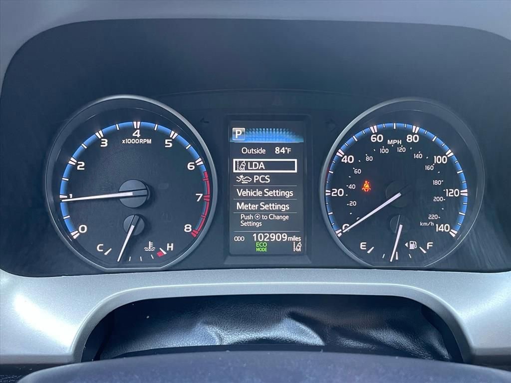 Used 2017 Toyota RAV4 LE FWD image 17