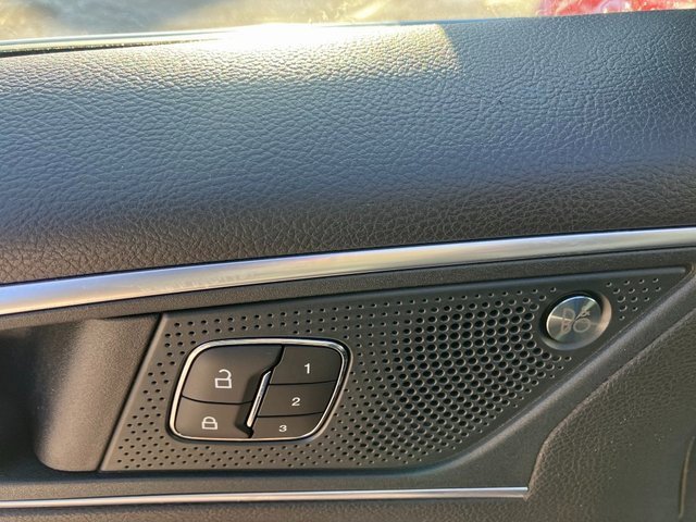 Used 2024 Ford Edge Titanium image 12