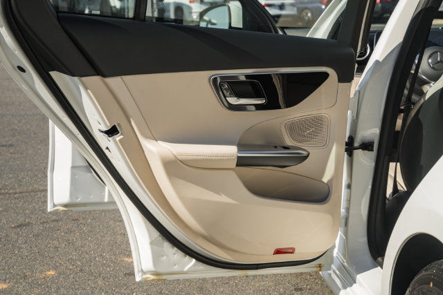 New 2027 Mercedes-Benz C 300 4MATIC Sedan image 35