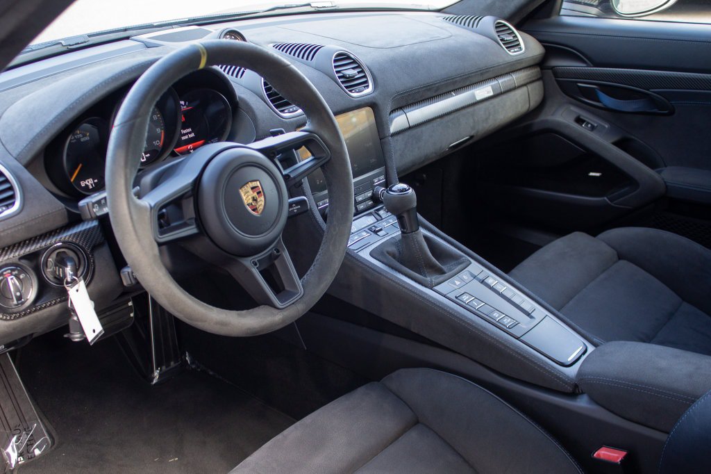 Used 2025 Porsche 718 Cayman GT4 RS RWD image 11