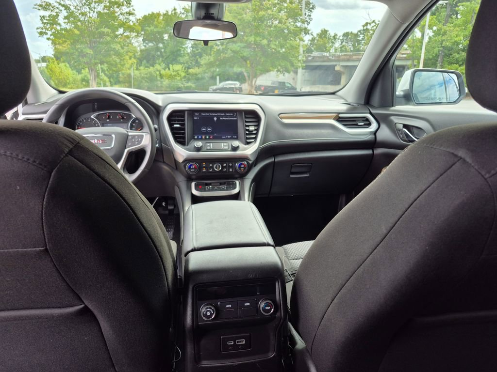 Used 2023 GMC Acadia SLE image 14