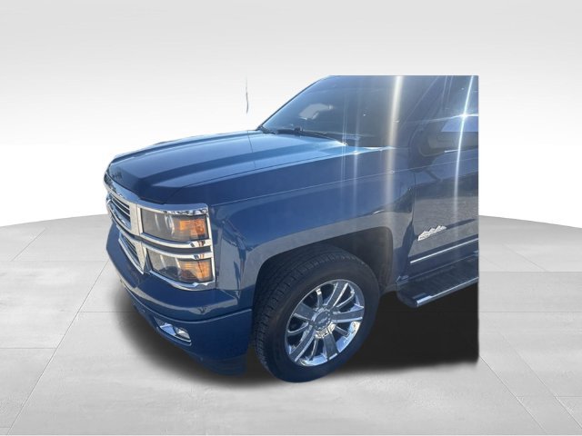 Used 2015 Chevrolet Silverado 1500 High Country w/ High Country Premium Package AWD/4WD image 31