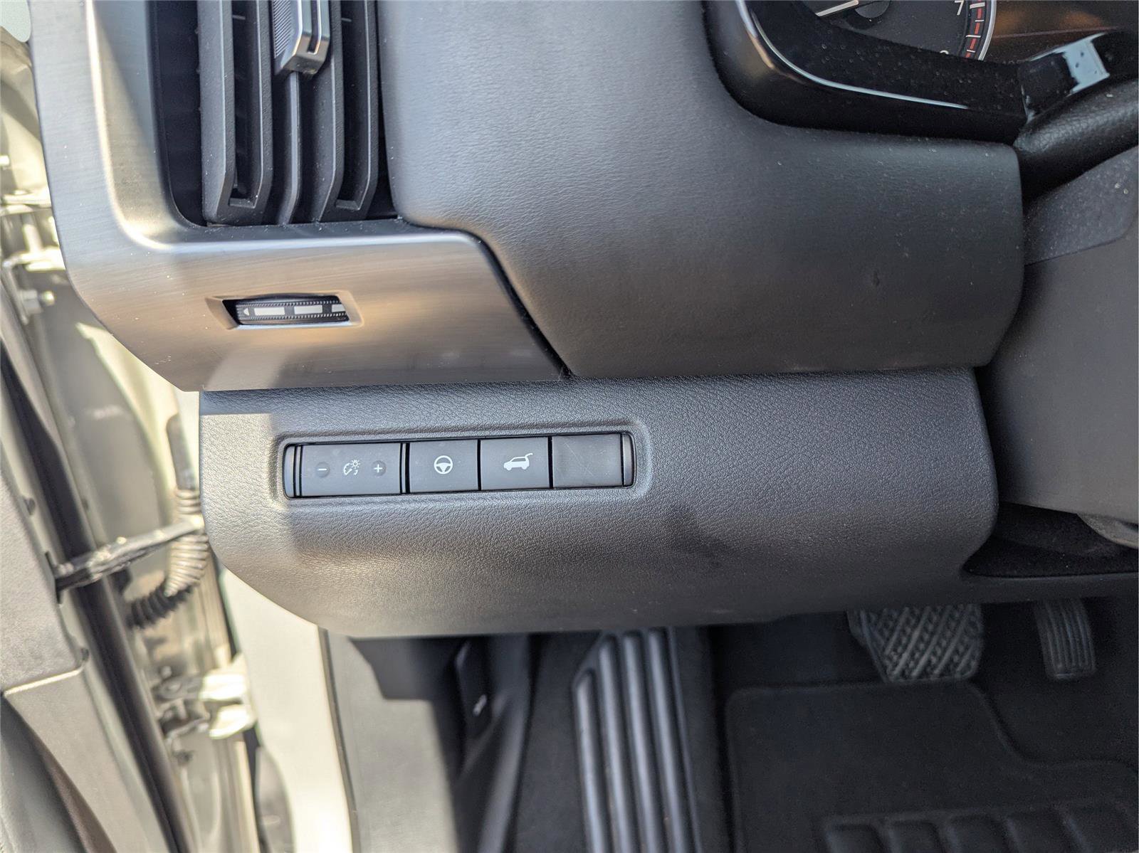 Used 2023 Nissan Pathfinder SL image 35