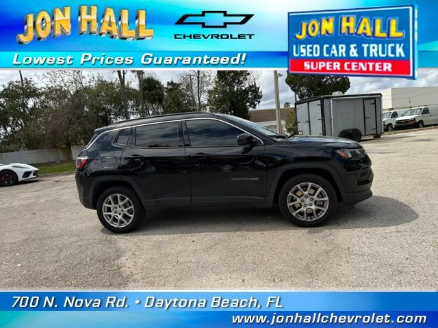 Used 2024 Jeep Compass Latitude image 13