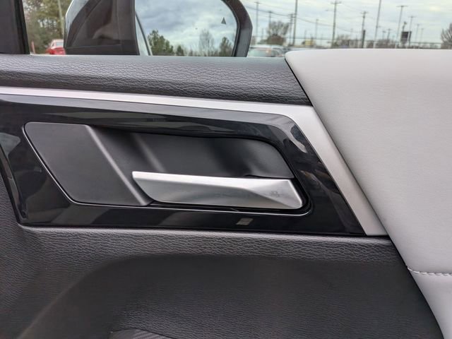 New 2025 Mitsubishi Outlander SE image 34