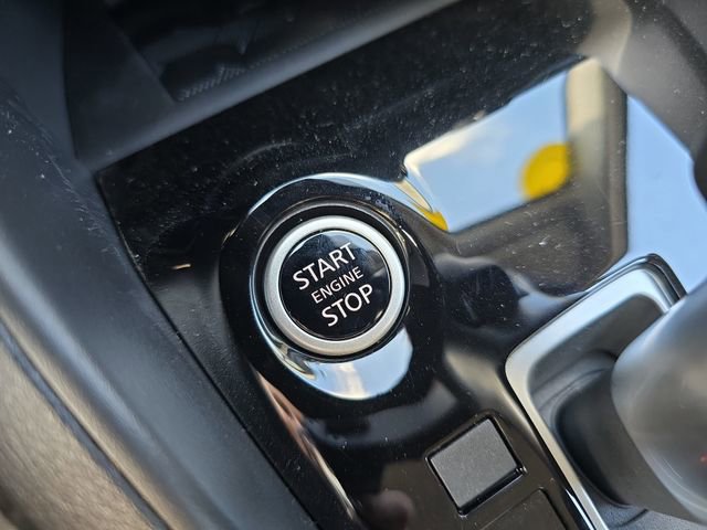 New 2025 Nissan Versa SR w/ Trunk Package image 25