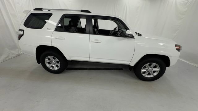 Used 2022 Toyota 4Runner SR5 Premium w/ Moonroof Package image 2