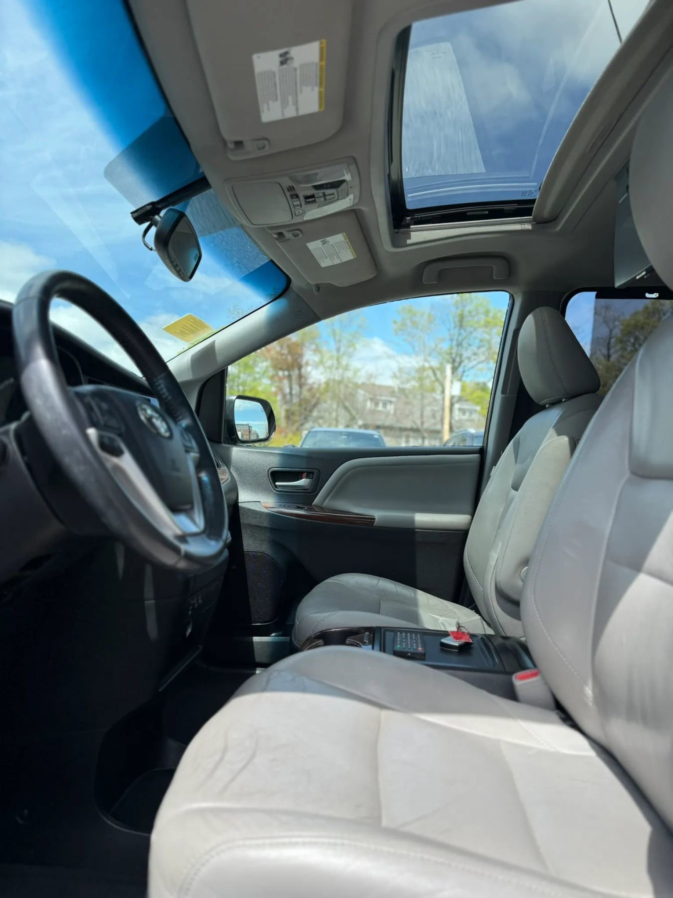 Used 2015 Toyota Sienna Limited AWD/4WD image 21