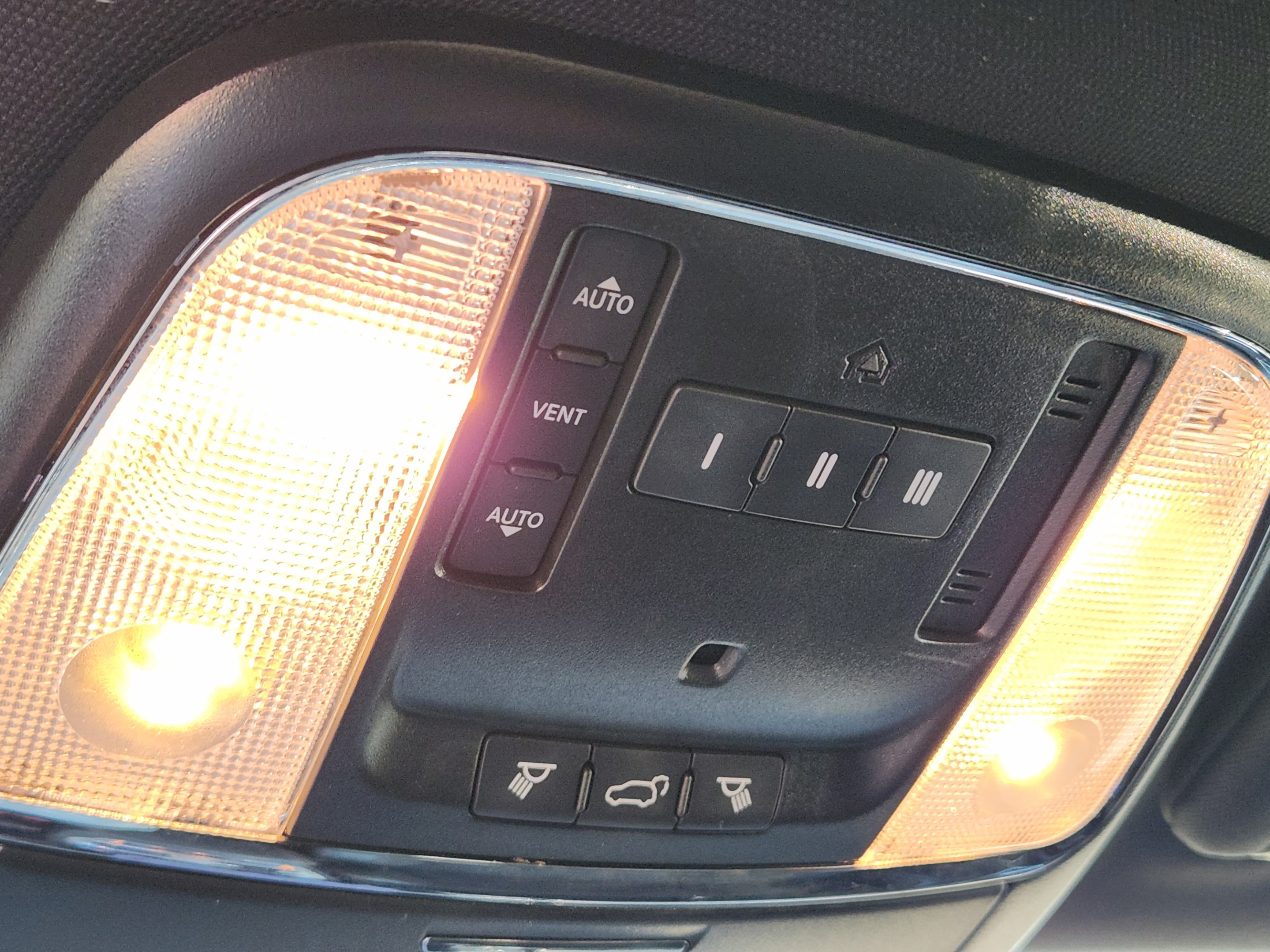Used 2020 Jeep Grand Cherokee Trailhawk AWD/4WD image 18