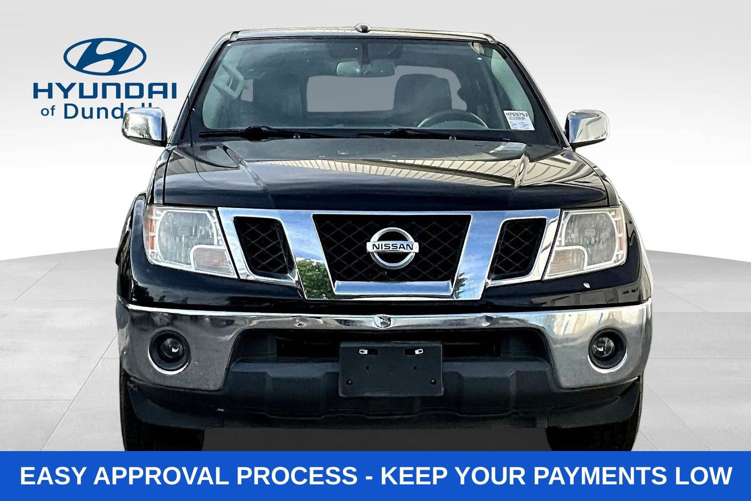 Used 2019 Nissan Frontier SL RWD image 2
