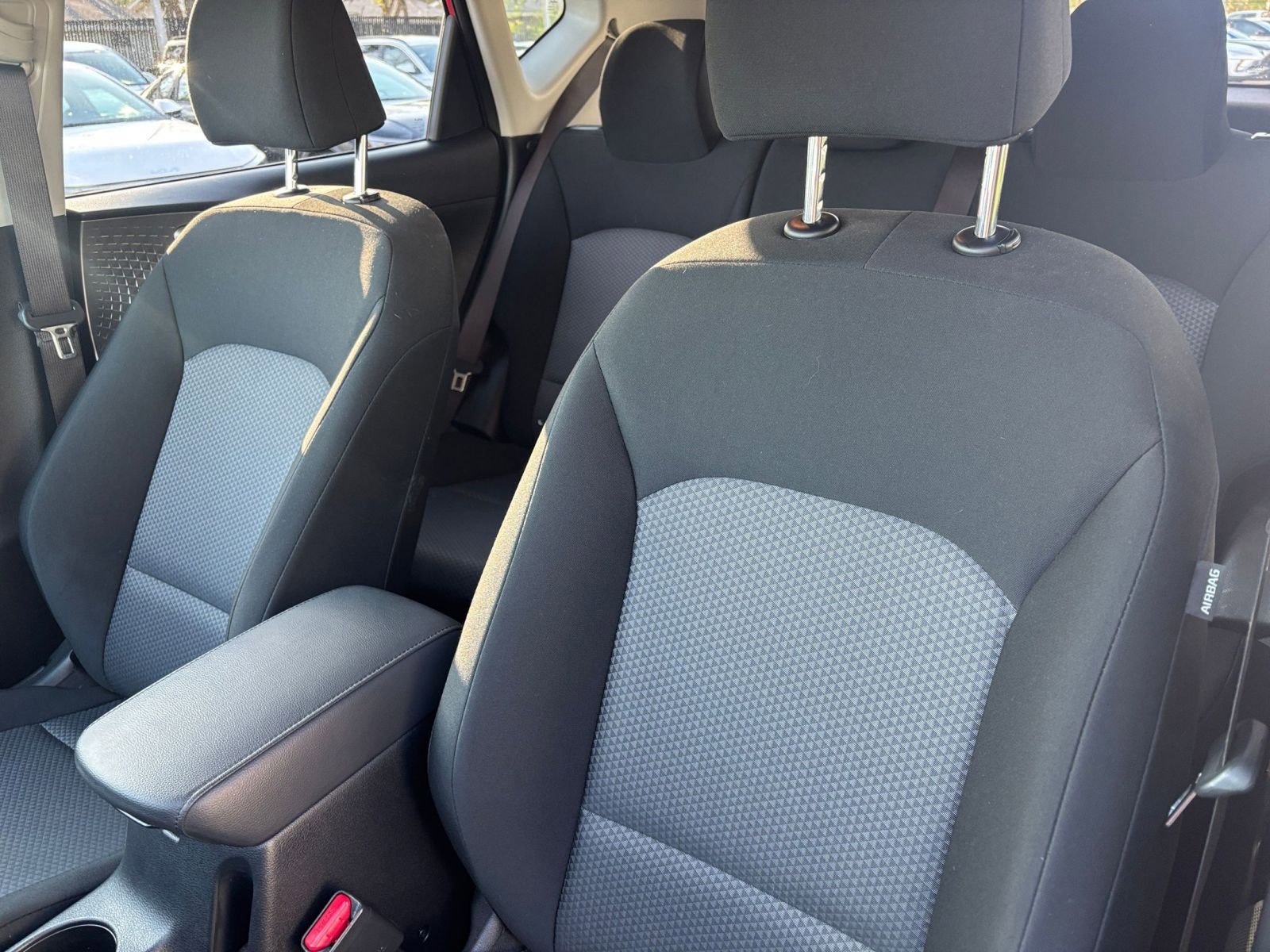 Used 2025 Kia Soul LX w/ LX Technology Package FWD image 35