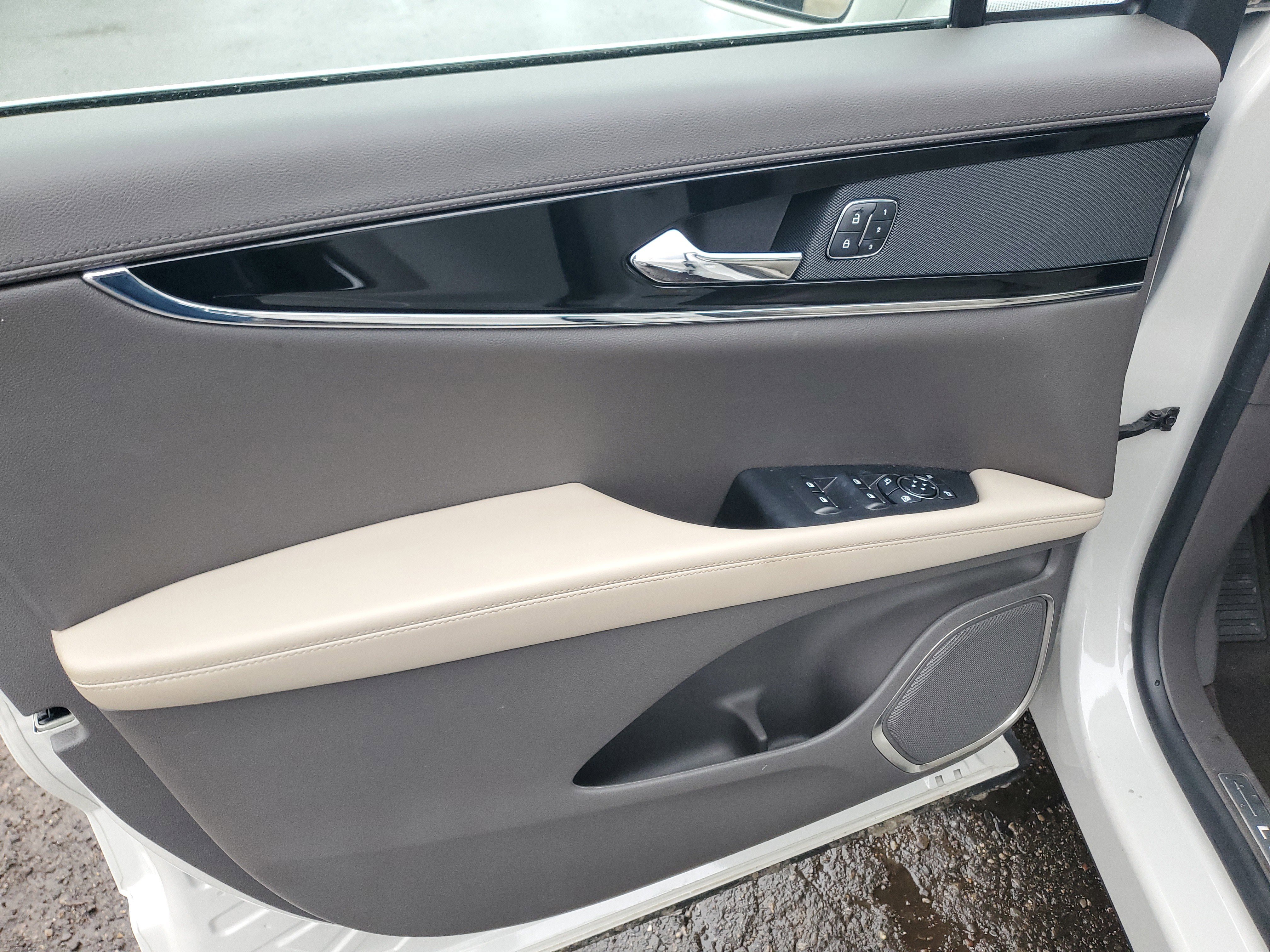 Certified 2023 Lincoln Nautilus Reserve image 10