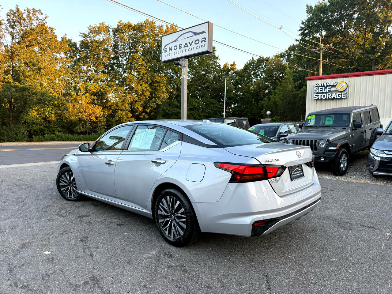 Used 2023 Nissan Altima 2.5 SV image 4