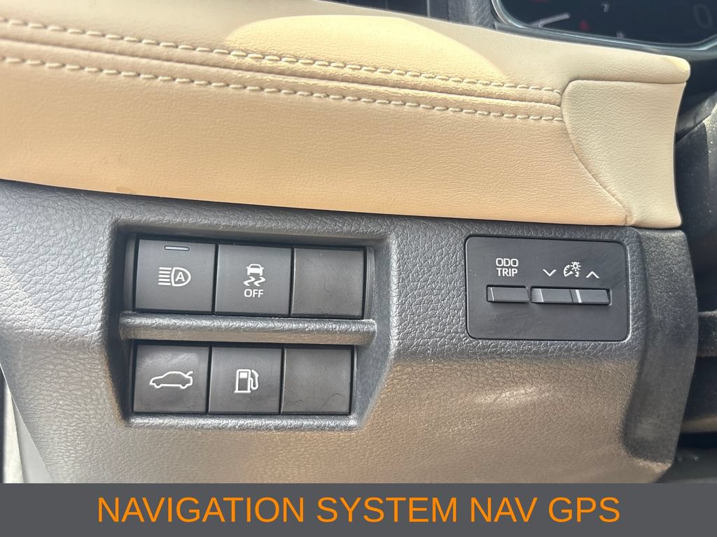 Used 2020 Toyota Avalon XLE w/ Moonroof Package FWD image 8