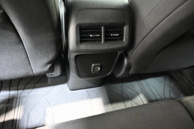 Used 2021 Chevrolet Equinox LT image 24