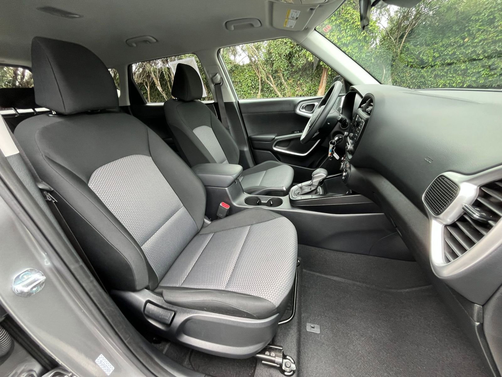 Used 2025 Kia Soul LX w/ LX Technology Package image 34