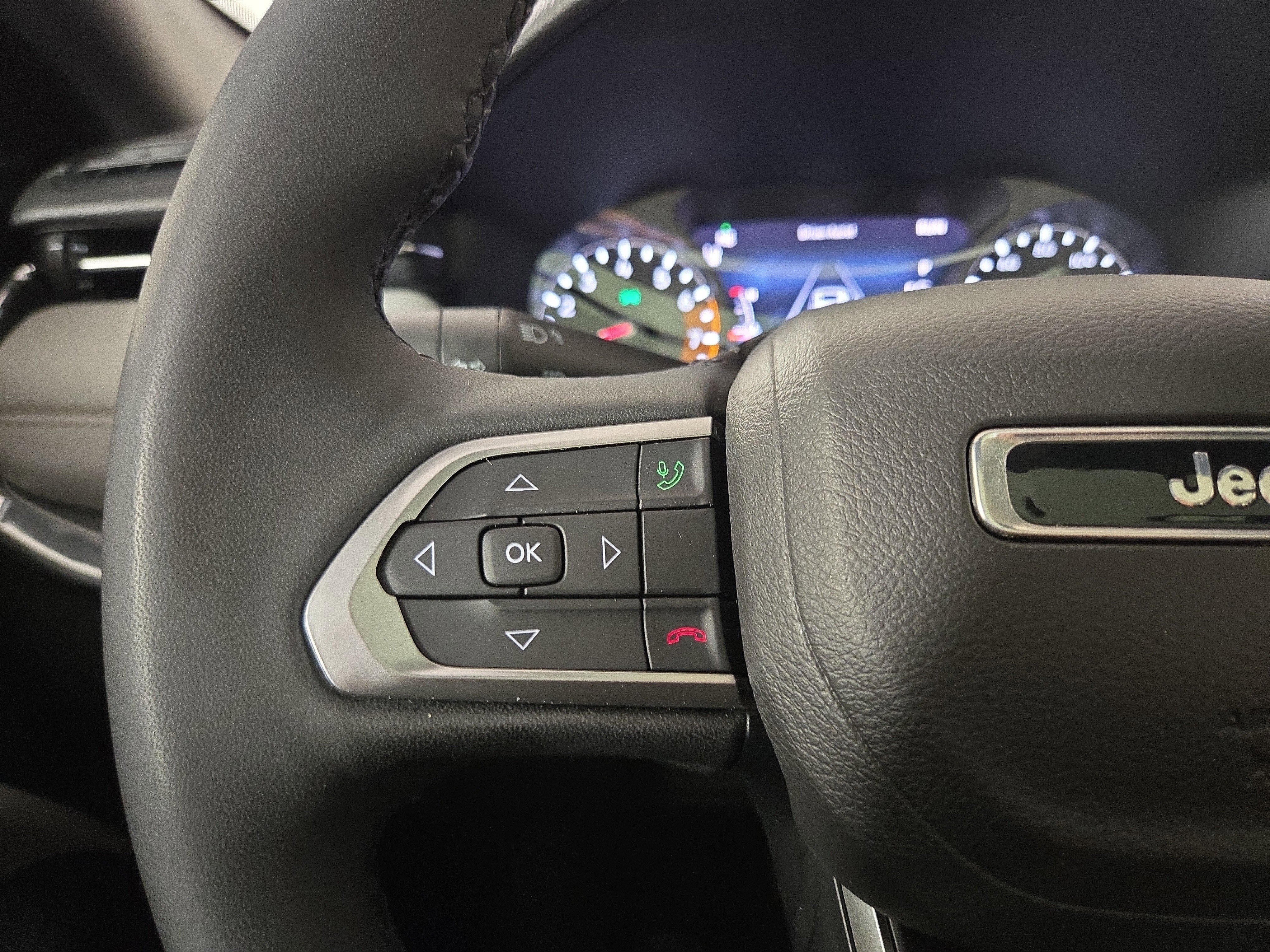 Certified 2023 Jeep Compass Limited w/ Sun and Sound Group AWD/4WD image 16