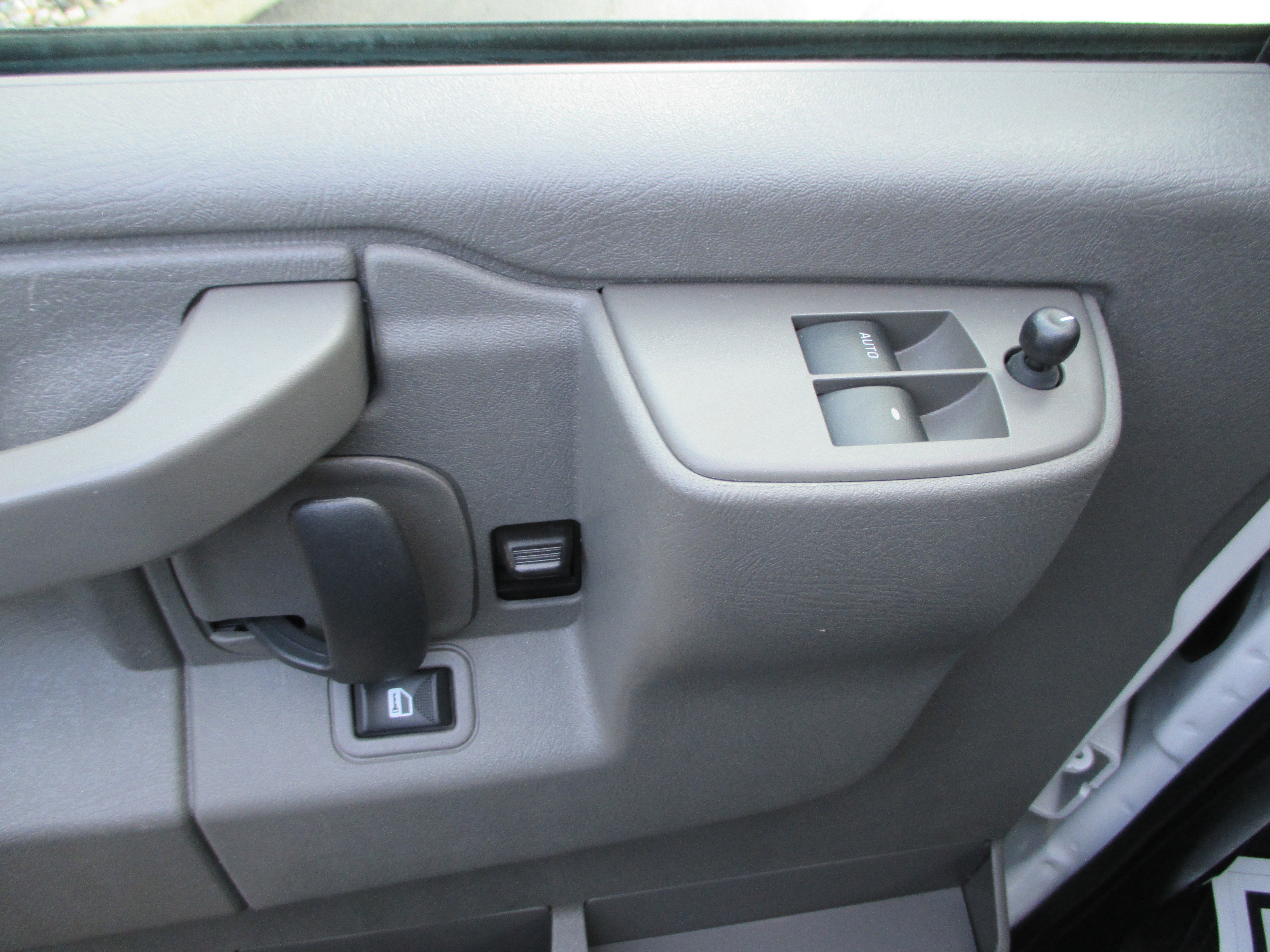 Used 2023 Chevrolet Express 3500 LT w/ LT Preferred Equipment Group image 11