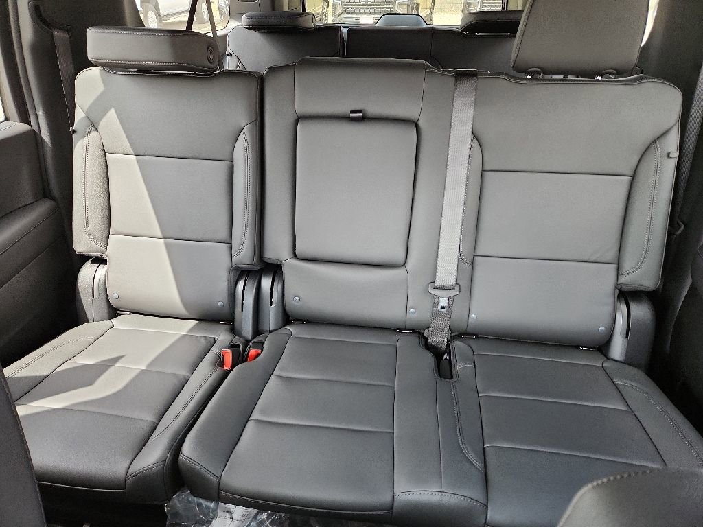 New 2026 Chevrolet Suburban LT w/ Comfort Package AWD/4WD image 43