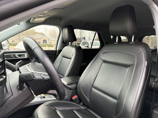 Used 2021 Ford Explorer XLT w/ Equipment Group 202A image 12