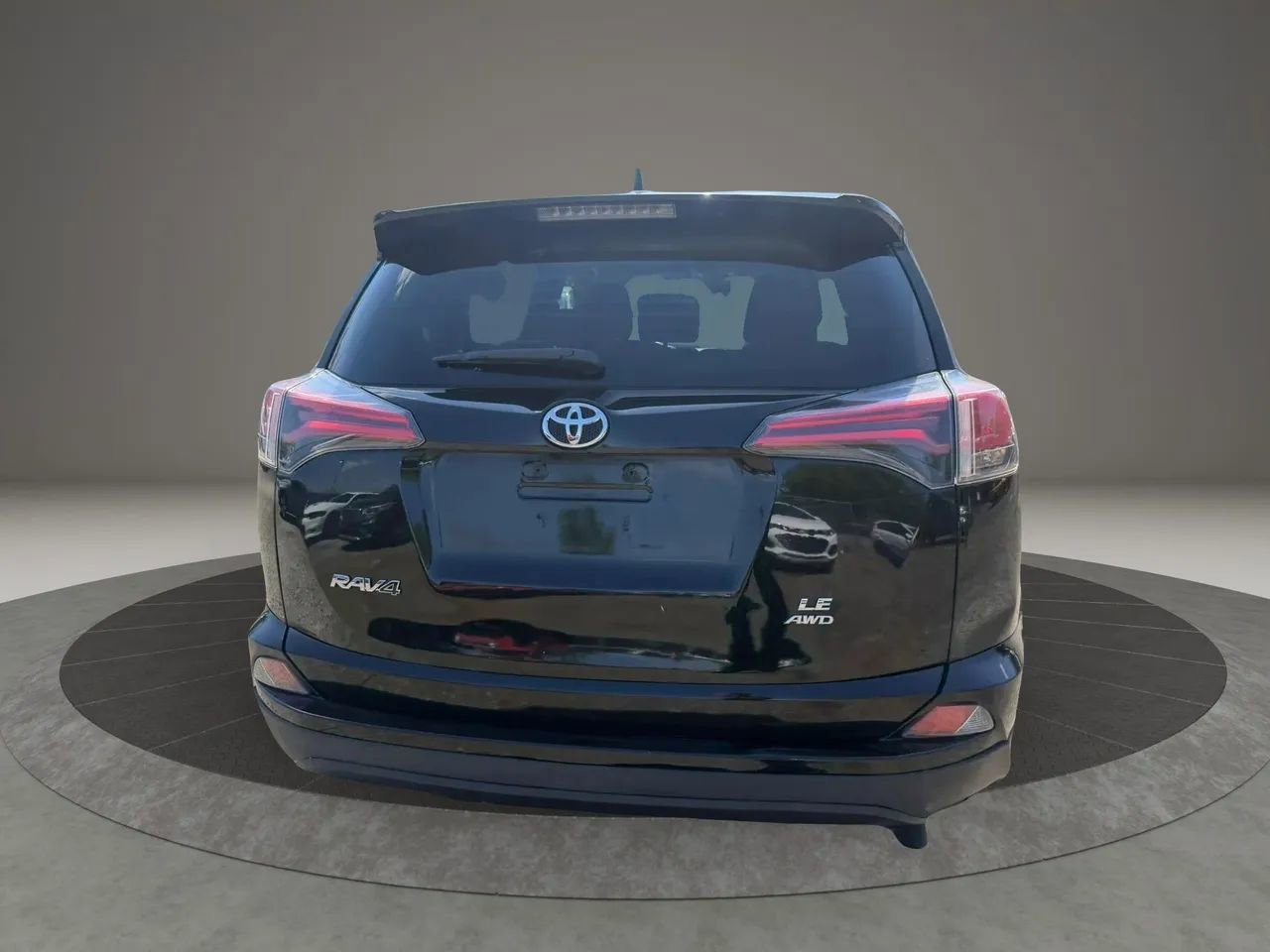 Used 2018 Toyota RAV4 LE w/ All Weather Liner Package AWD/4WD image 6