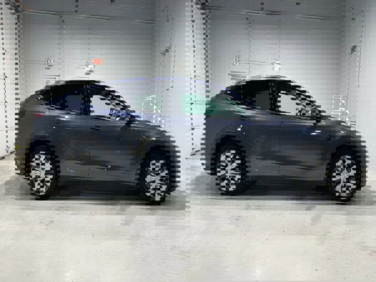 Used 2023 Tesla Model Y Long Range image 2