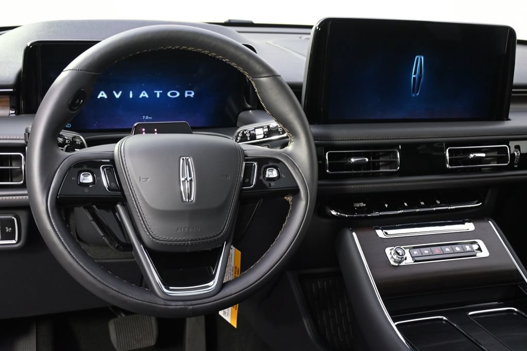 New 2026 Lincoln Aviator Reserve w/ Jet Appearance Package AWD/4WD image 12