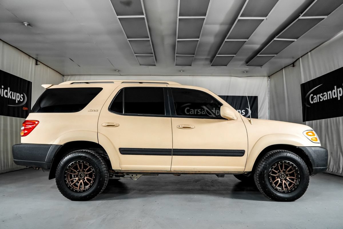 Used 2004 Toyota Sequoia SR5 w/ Convenience Pkg RWD image 5