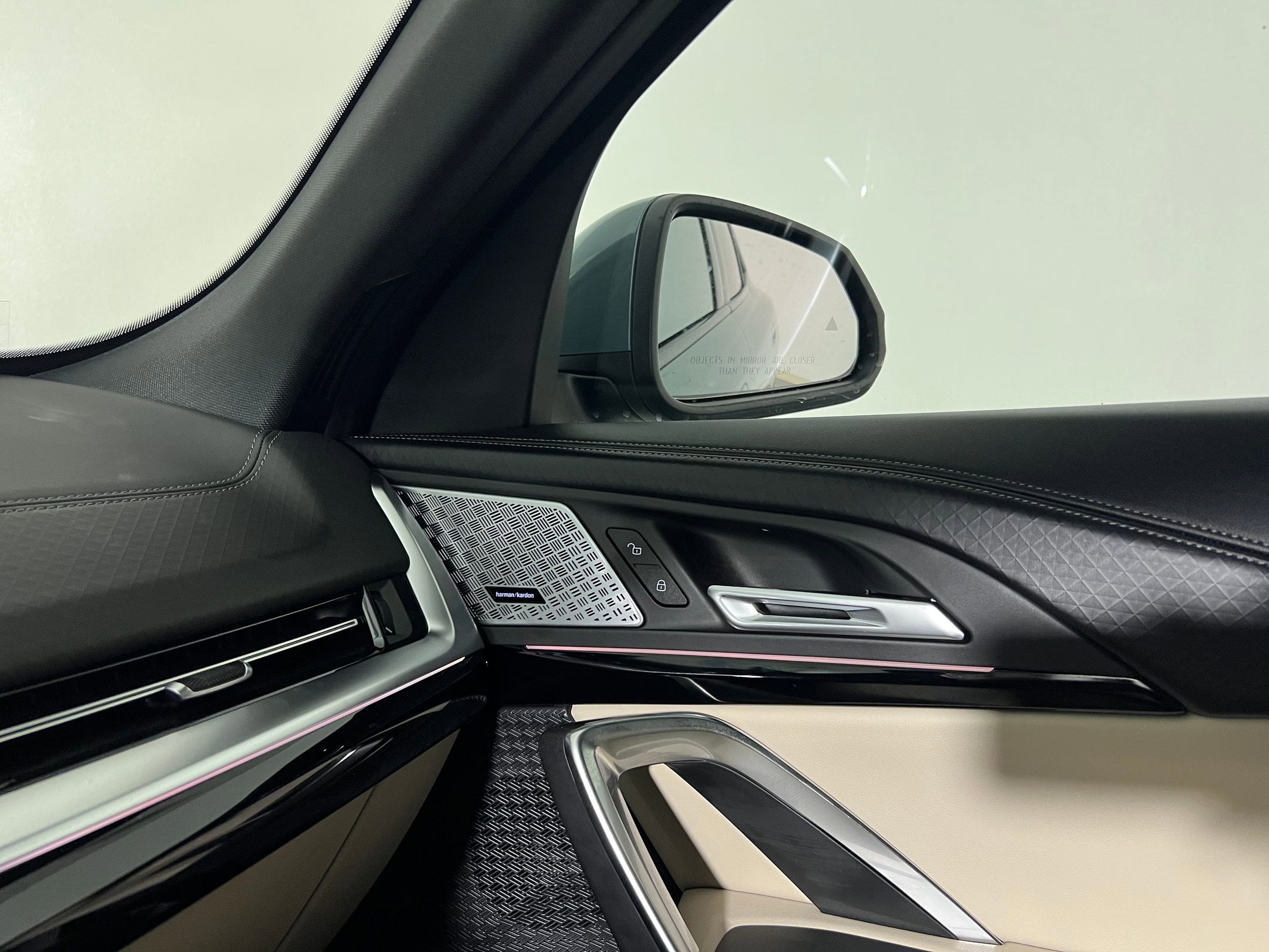 Used 2025 BMW X2 xDrive28i w/ Premium Package image 30