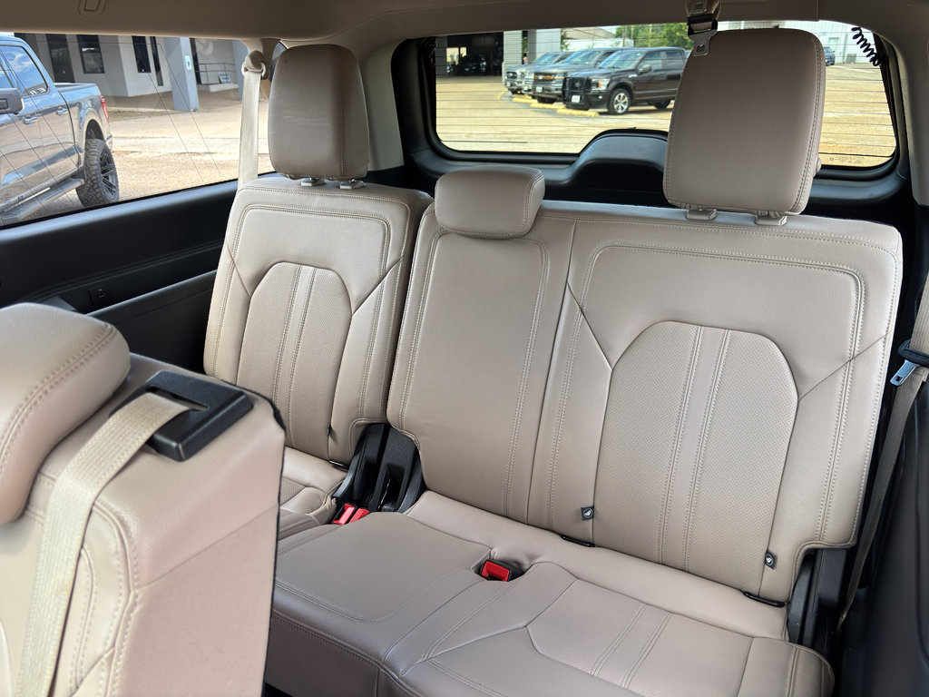 Used 2023 Ford Expedition Max Limited image 19