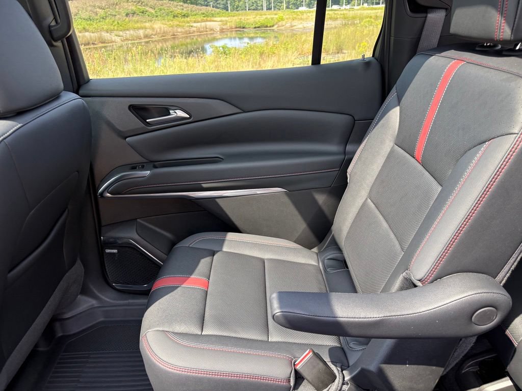 Used 2025 Chevrolet Traverse RS w/ LPO, Floor Liner Package FWD image 58