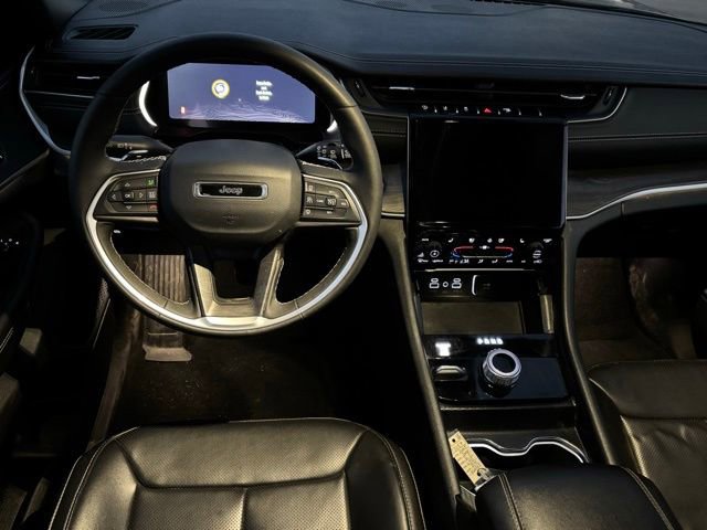 Certified 2025 Jeep Grand Cherokee Limited w/ Luxury Tech Group II image 23